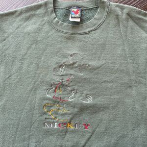 VTG Mickey Mouse Disney Unlimited Crewneck Sweatshirt; Green; Size M / L